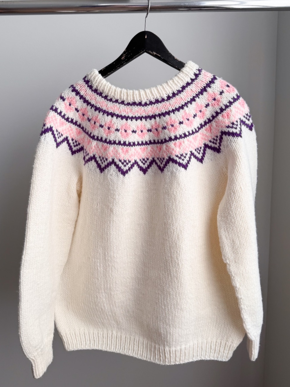 Vintage Handknit Fair Isle Yoke Sweater Off-White Purple Coquette Grannycore